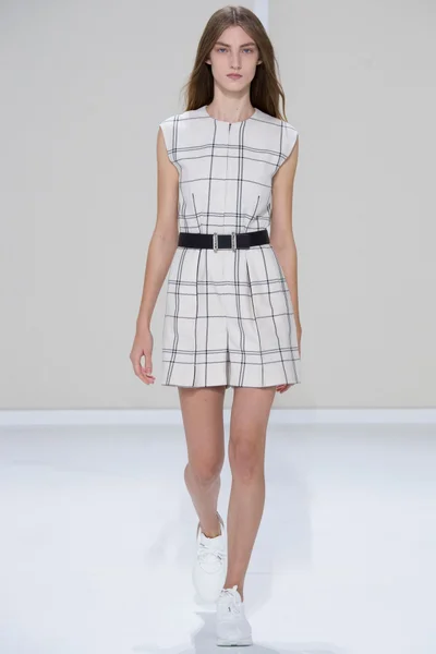 Look 8